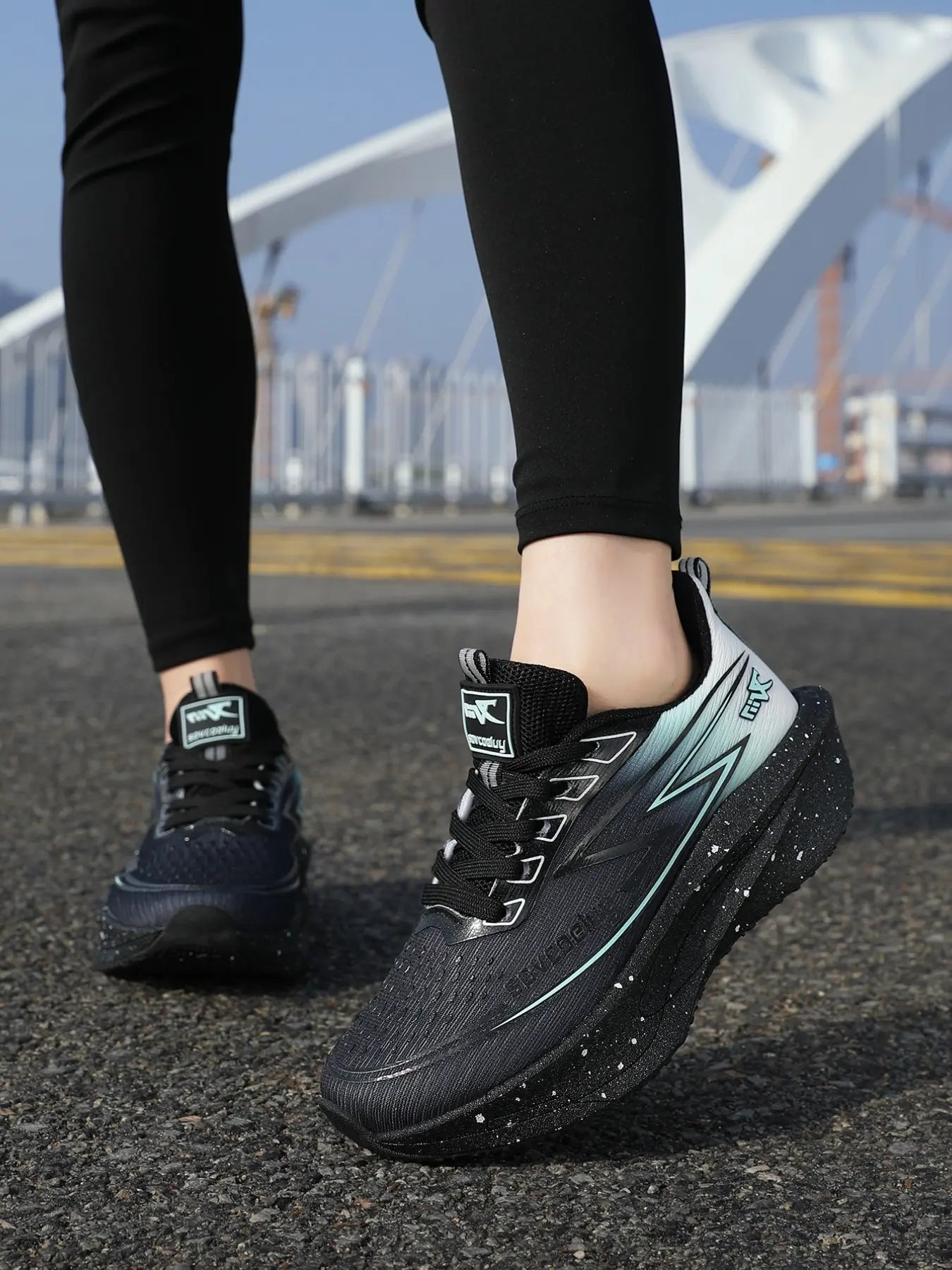 Women'S Lightweight Breathable Sneakers, Textile + Carbon Board, Low Top, All Seasons, Casual Style, Perfect for Hiking and Travel, Lace up Sneakers
